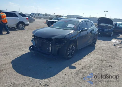 2020 Lexus Ux 200 z USA, uszkodzony, nr VIN JTHP3JBH7L2027198